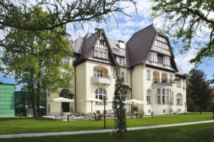 hotel-steirerschloessl_aussenansicht_cerwin-polanc-16-01-21