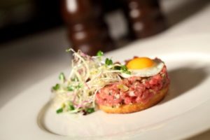 Hotel-Gschlössl-Murtal_Kulinarik_Gaucho_Tartare_klein_c-Morgenstern-1024x682